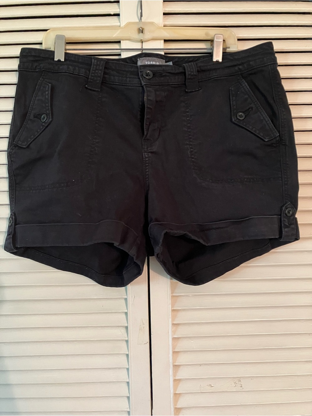 Torrid Feel the Fit Size 16 Black Cotton Jean Stretch Shorts